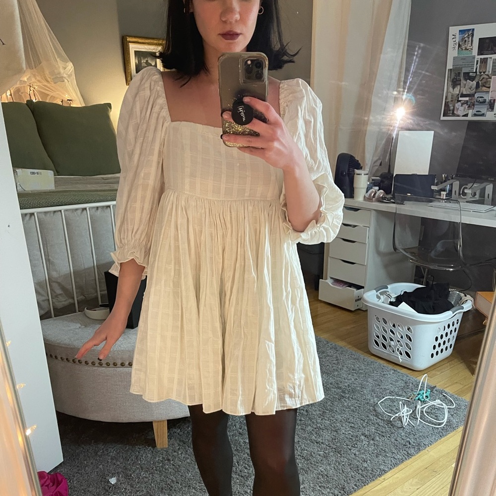white windsor dress